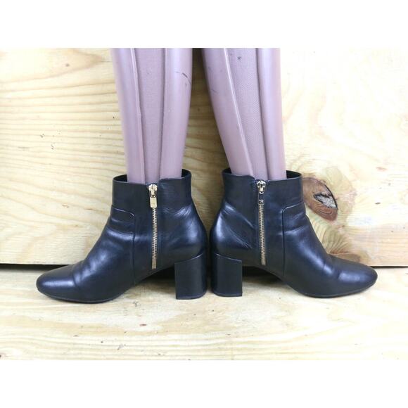 Taryn Rose Boots Womens 9B Black Leather Camille Zip Ankle Bootie - Picture 3 of 9